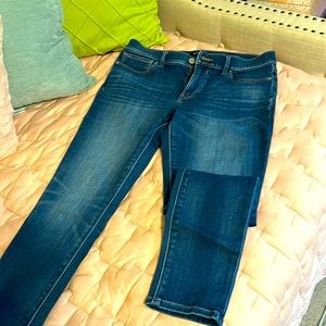 Midrise Legging Jeans